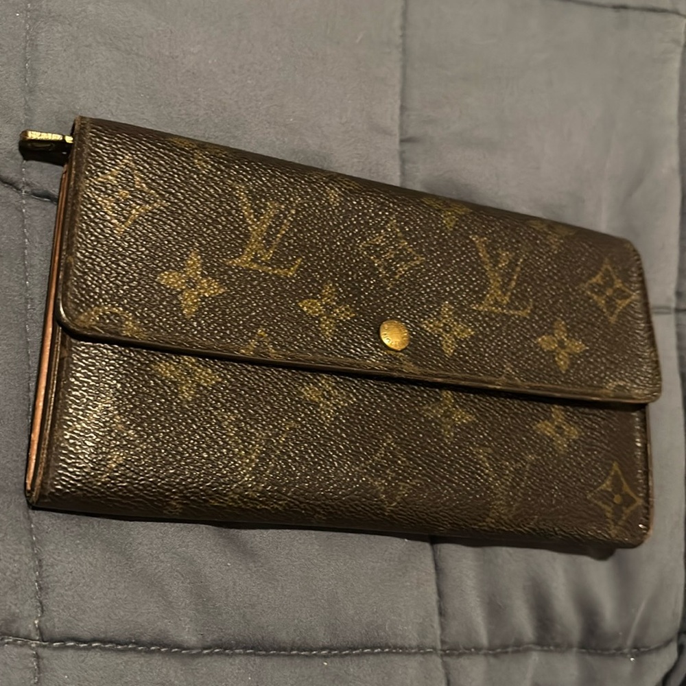 Louis Vuitton monogram Sarah wallet